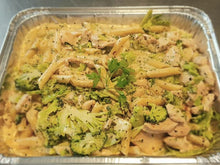 Load image into Gallery viewer, Chicken &amp; Broccoli Pasta Bake, Topped with a Cheddar &amp; Herb Crumb
