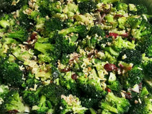 Load image into Gallery viewer, Crunchy Broccoli, Cranberry, Vintage Cheddar, Seeds, French Dressing (GF)
