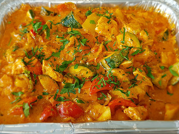 Thai red chicken   Curry, Peppers, Spring Onions , Ginger, Coconut (GF,DF)