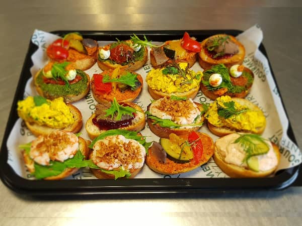 Chefs Selection Platter (16 gourmet savoury canapés)